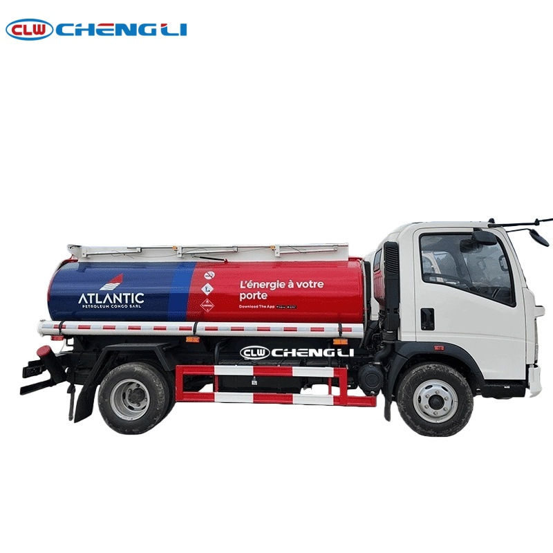HOWO 5,000 L mobile fuel dispenser truck - vehicle photograph 1
